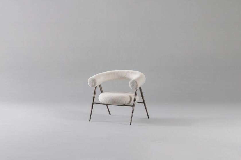 Punto Lounge Chair 01