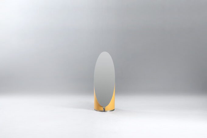Incurvate Free Standing Mirror 02