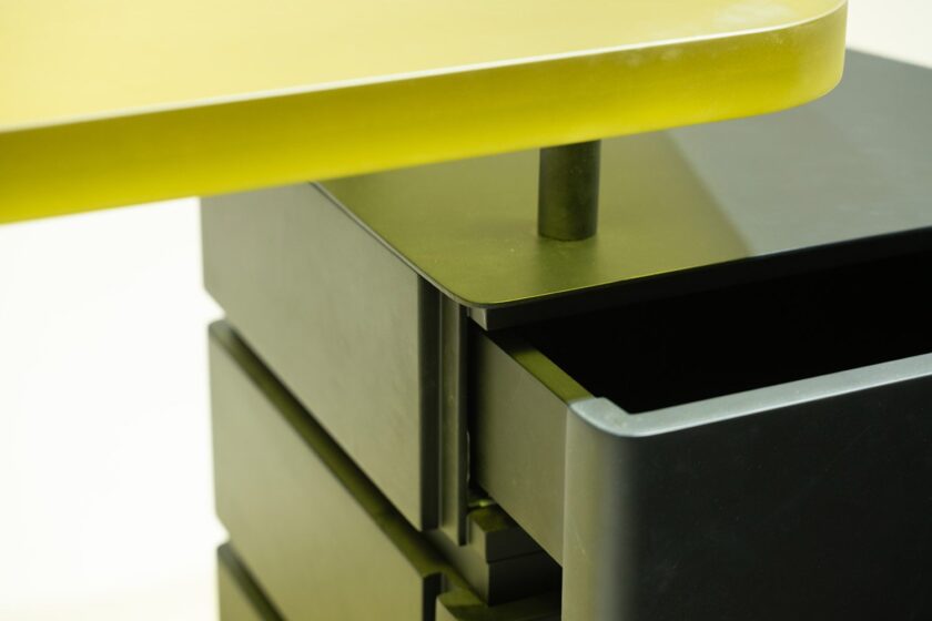Trace Study Desk Wriver